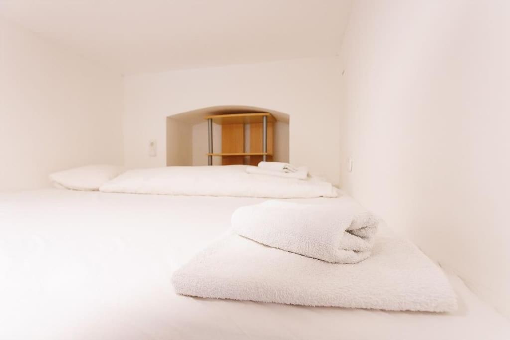 Urban Capsule Apartment - Near Mariahilfer Strasse ウィーン エクステリア 写真